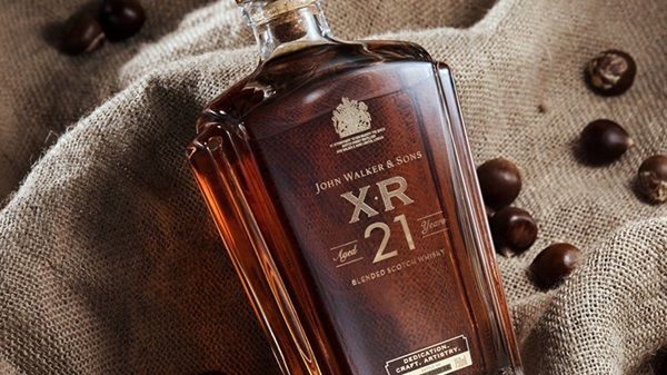 Rượu Johnnie Walker & Sons XR 21 - Bảng giá mới nhất