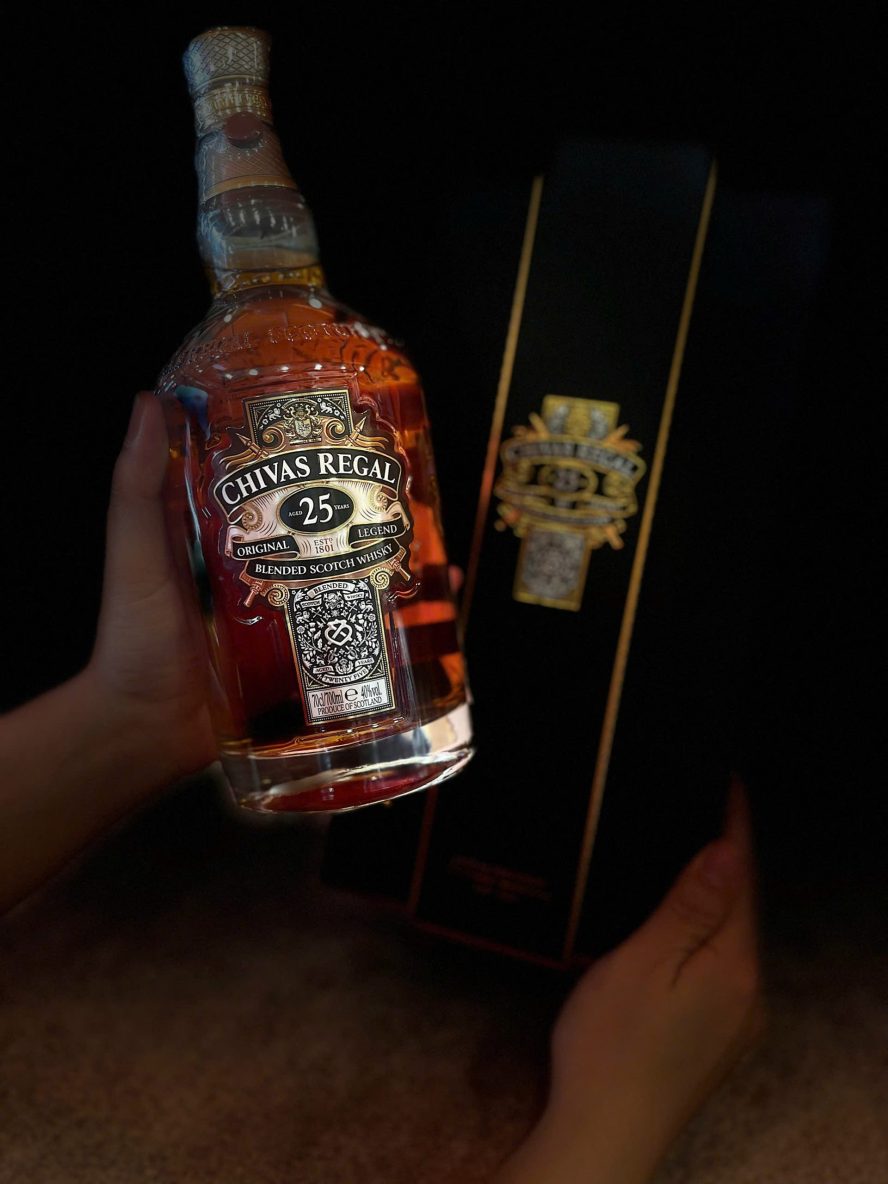 Chivas 25 z6173597856752 03e1bb2f4f4bac98171297eb273a953a scaled