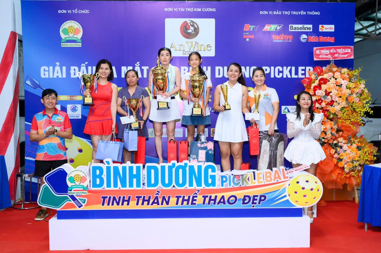 hinh anh anwine 10
